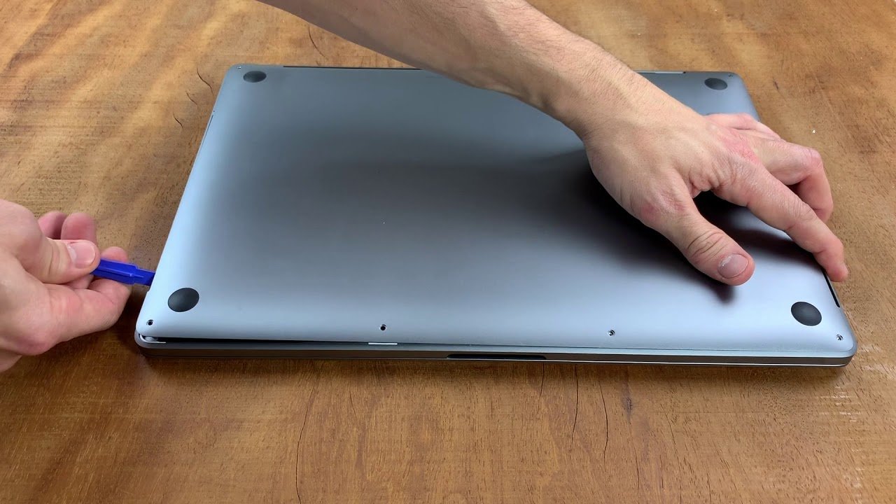 how to open a macbook pro 1713354528